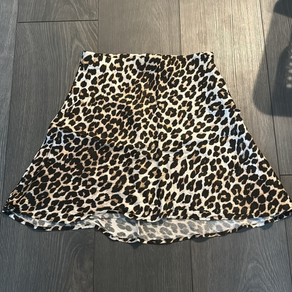 Short Cheetah Skirt - Picture 2 of 5